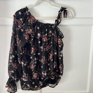 Doe & Rae Black Floral Blouse